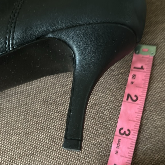 NIB women’s 9 1/2M black leather midcalf heeled business casual slouchy boots - Picture 9 of 11